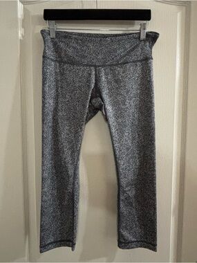 lululemon athletica Marled Charcoal Capri Leggings